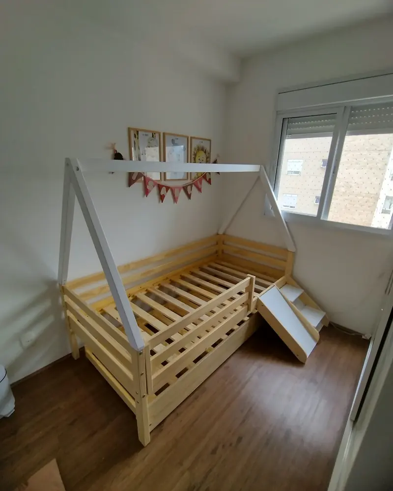 Cama infantil estilo casinha, trabalho da Life Montagens